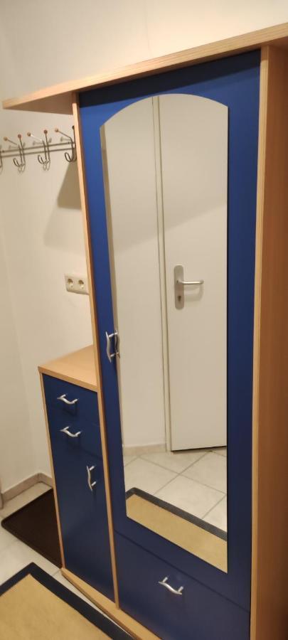 2-Room Appartment Near Westbahnhof Виена Екстериор снимка