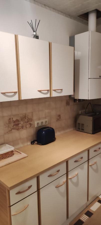 2-Room Appartment Near Westbahnhof Виена Екстериор снимка