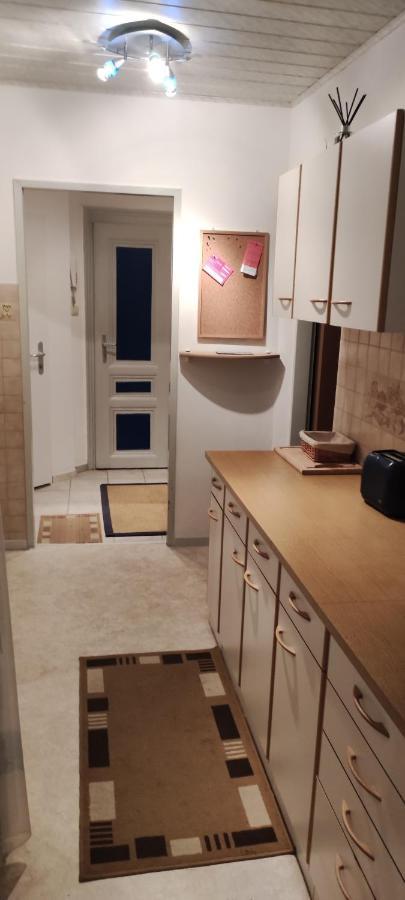 2-Room Appartment Near Westbahnhof Виена Екстериор снимка