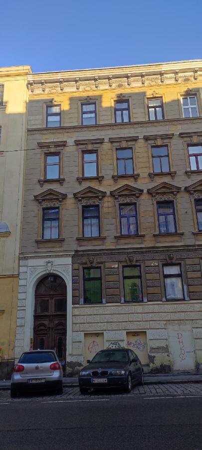 2-Room Appartment Near Westbahnhof Виена Екстериор снимка
